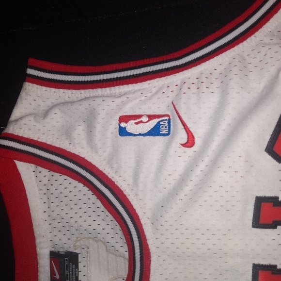 Chicago bulls jersey - Picture 2 of 13